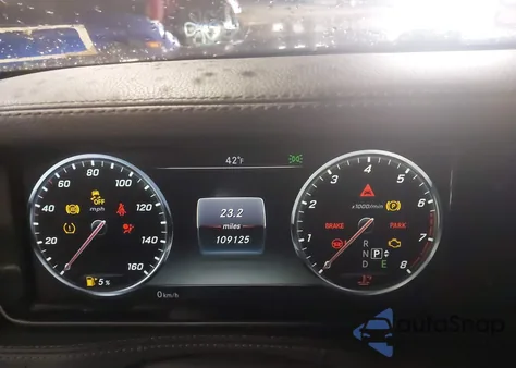 2016 Mercedes-Benz S 550 4Matic z USA, uszkodzony, nr VIN WDDUG8FB8GA236233